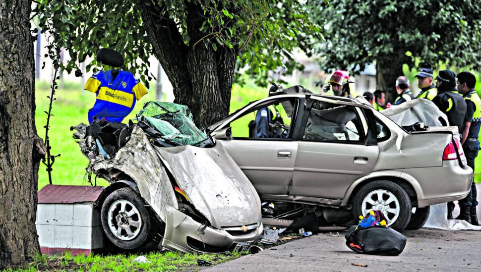 Un choque partió un auto y destruyó una familia en Colombres