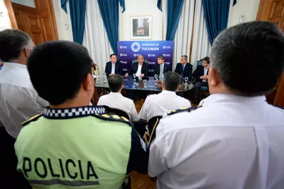 La Policía acordó una suba salarial del 17% con el Gobierno: cómo será el incremento