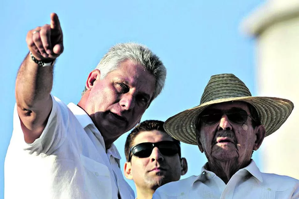 EL SUCESOR. Díaz-Canel creció políticamente de la mano de Raúl Castro.  reuters 