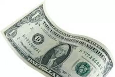 Por el paro bancario, el dólar volvió a caer y cerró en $ 20,44