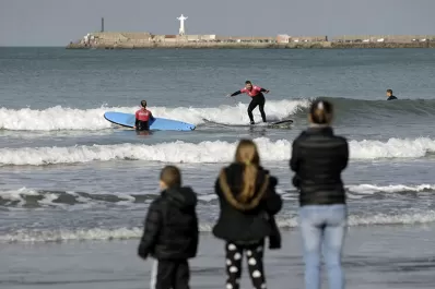 ¿Es feriado puente el 30 de abril? Enterate si tenés que ir a trabajar ese día o no