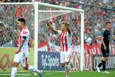 San Martín goleó a Brown de Madryn, volvió a la punta y agranda el sueño del ascenso