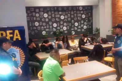 Acusan a un hombre de trasladar a 11 chinos para explotarlos en talleres clandestinos