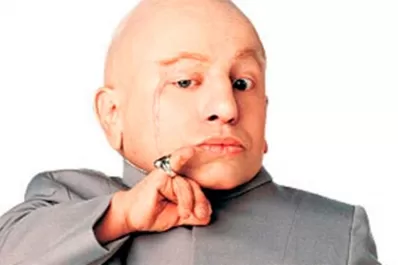 Murió Verne Troyer, el actor que encarnó a Mini Me en la saga de Austin Powers