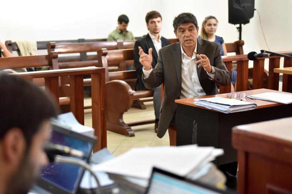 Brito admite que contrató a familiares y conocidos
