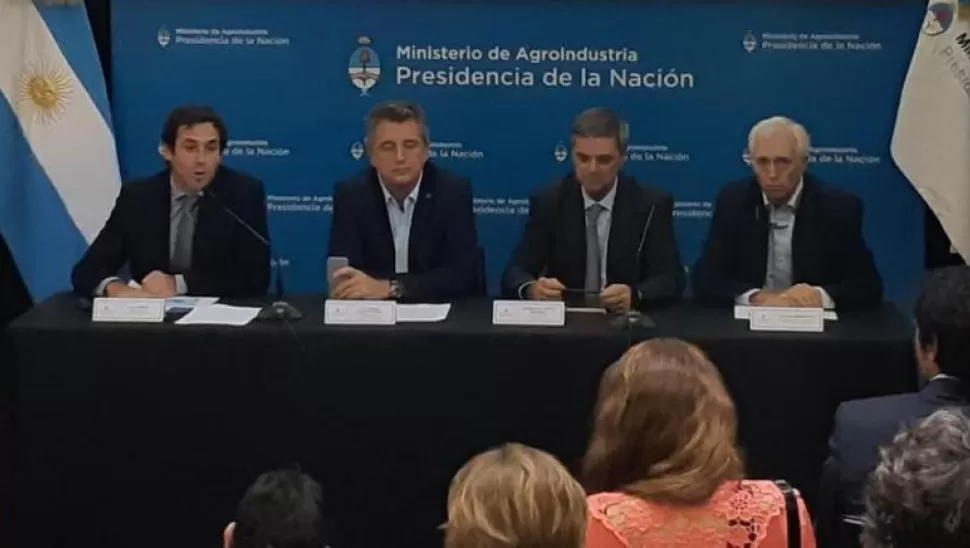ANUNCIOS. Luis Urriza fue el encargado de dar a conocer los números. twitter @UrrizaLuis