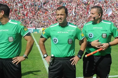 Aseguran que Ceballos fue increpado por dirigentes de Brown en pleno vuelo