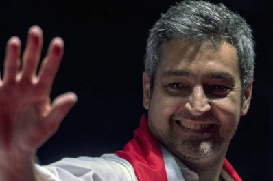 Paraguay elige nuevo presidente, con ventaja del partido gobernante