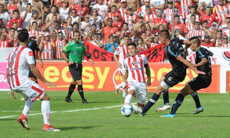 San Martín goleó, llegó a la punta y le metió presión a Aldosivi y a Almagro