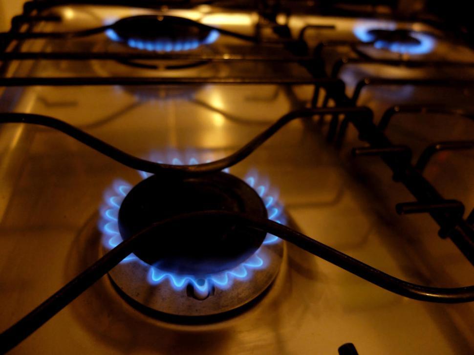Por cada $ 100 que se pagan de luz o gas, $ 27 son impuestos