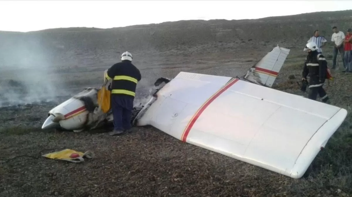 Cayó una avioneta en Chubut: dos muertos