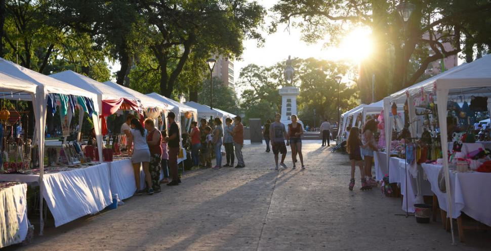 Un paseo por las historias de los feriantes tucumanos