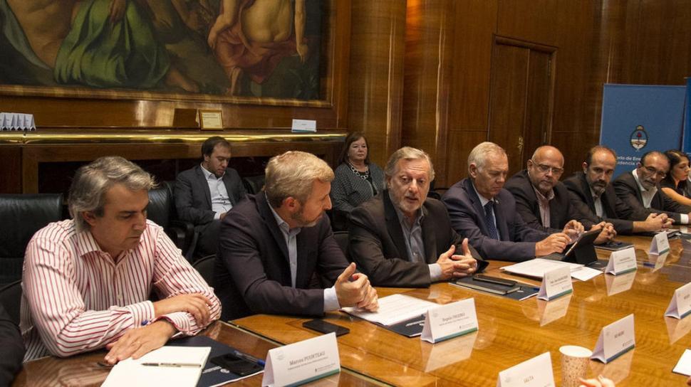 Se analiza bajar la carga fiscal para la tarifa del gas