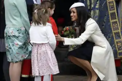 En Inglaterra ¿quién paga la ropa de Meghan Markle?