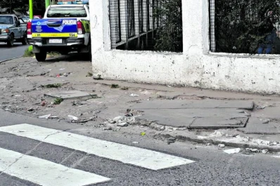 Seccional 11: vereda rota y pérdida cloacal