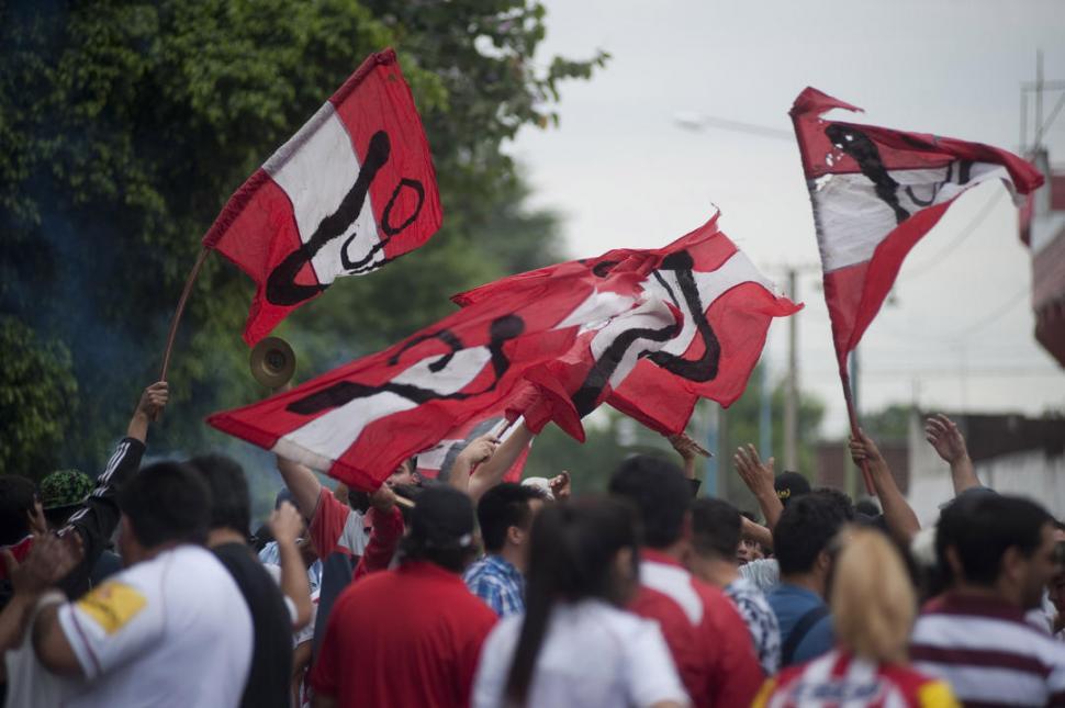 Nada les quita la ilusión de los hinchas de San Martín