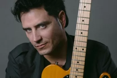 Pacífico responde a su “Instinto” en el CD que presenta en el Virla