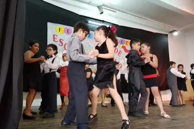 En el aniversario de la escuela 9 de Julio, la alegría le cortó el paso a la solemnidad