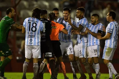 Zielinski tras la caída de Atlético: no soy de chillar pero me pareció que hubo un claro penal en la última jugada