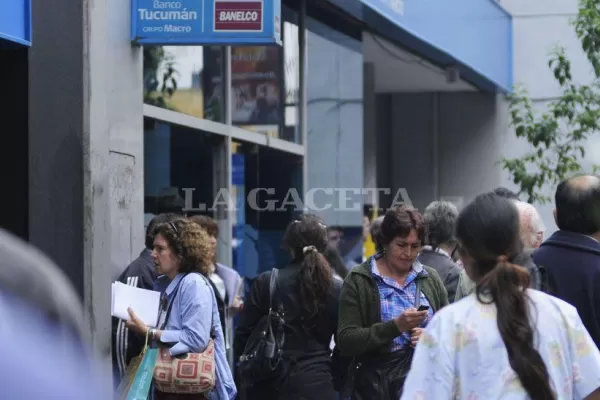 Un lunes con actividad comercial, pero sin bancos