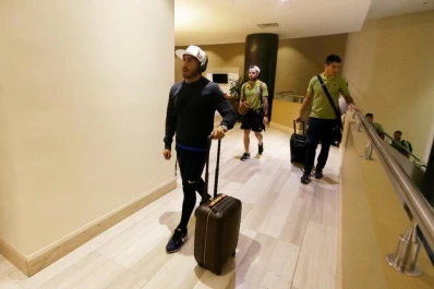 El cuchillo entre los dientes