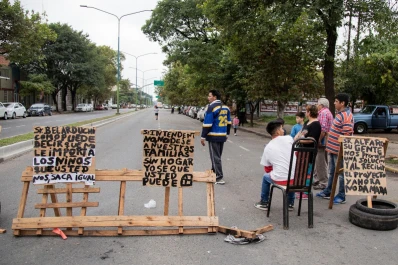 Video: familias que viven en la ex estación El Provincial piden ser reubicadas