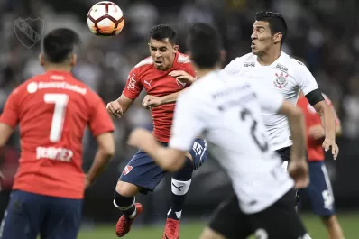 Independiente venció a Corinthians por 2 a 1 en San Pablo