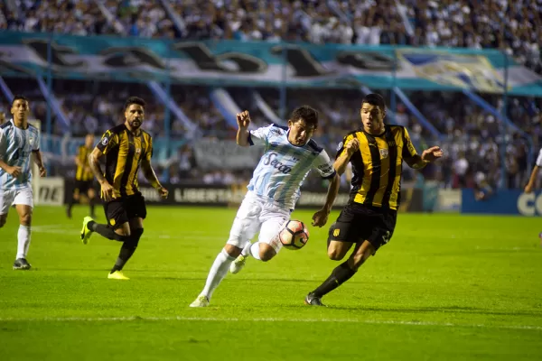 Así formarán esta tarde Atlético y Peñarol