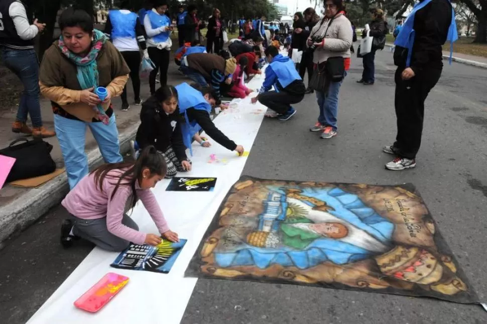 EL AÑO PASADO. Los alumnos pintaron en las calles. la gaceta / foto de analia jaramillo