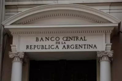 El Banco Central subió la tasa de política monetaria al 40% para intentar contener al dólar