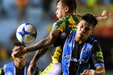 B Nacional: Aldosivi tuvo contundencia y concretó su vuelta a Primera División