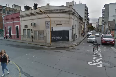 Robó un celular a una mujer, pero fue reducido y golpeado por vecinos