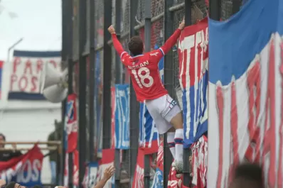 Peñarol, que disputa el pase a octavos con Atlético, se quedó con las ganas en el torneo uruguayo