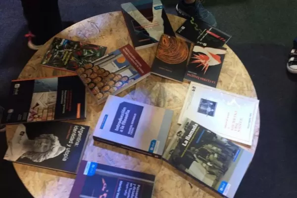 Feria del Libro: EDUNT llevó su oferta a Buenos Aires