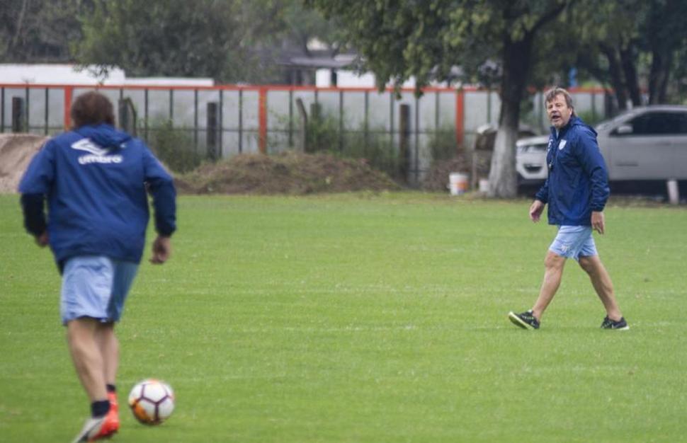 Atlético enfrenta a Olimpo, un equipo completamente abatido