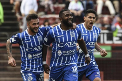 Godoy Cruz ganó y le añadió suspenso al campeonato