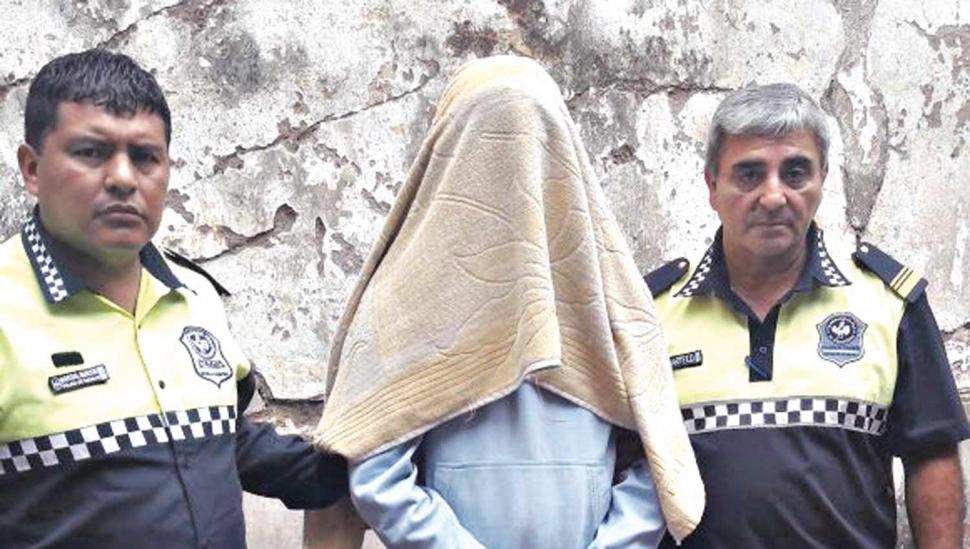 Matan a puñaladas a un joven en una fiesta