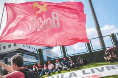 Lula cumple un mes preso y espera la decisión de la Corte