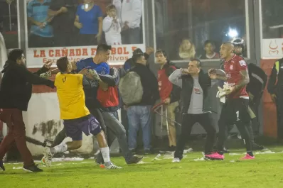 Por qué los jugadores de Dálmine terminaron a las piñas tras el final del partido