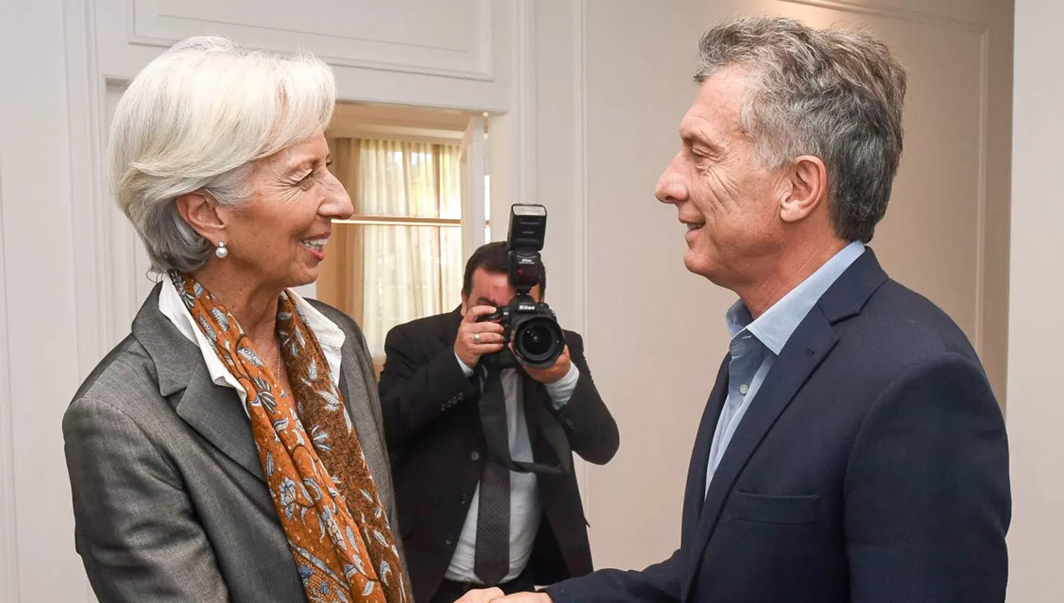 RELACIÓN CORDIAL. Christine Lagarde, directora del FMI, y el presidente, Mauricio Macri. FOTO TOMADA DE MINUTO UNO