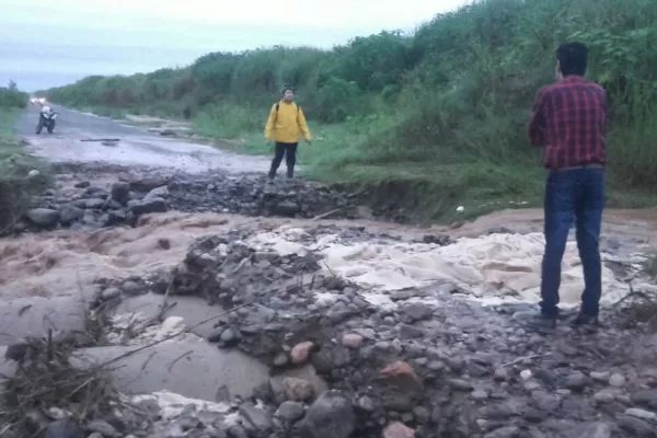 A causa de las tormentas y el granizo es imposible circular por dos rutas del sur tucumano