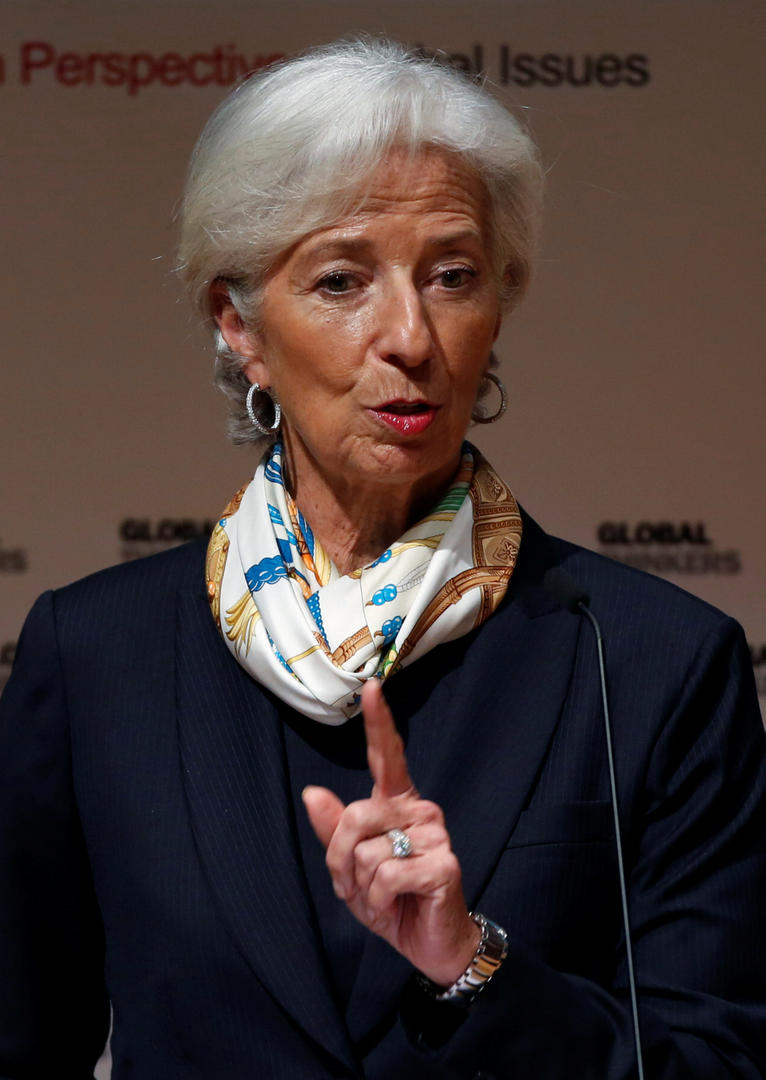 Se han iniciado discusiones sobre cómo podemos trabajar juntos para fortalecer la economía argentina e iniciaremos estas conversaciones en breve. Argentina es un miembro valioso del FMI. Christine Lagarde, directora del FMI. Se reunió con Macri.