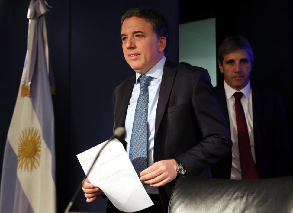 Dujovne, sobre la ayuda pedida al FMI: 'es la mejor manera de proteger a la sociedad'