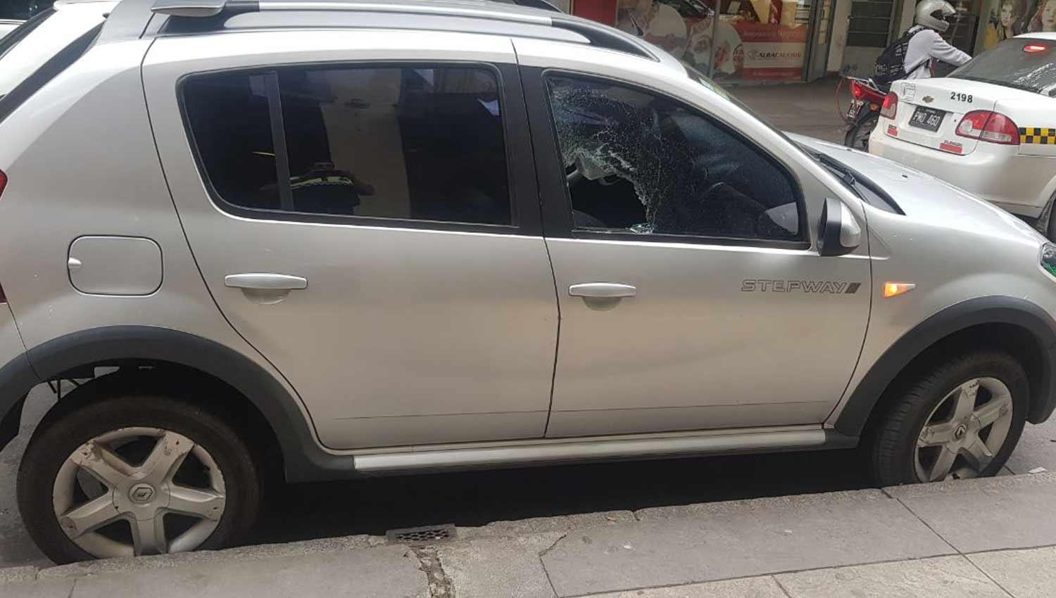 El auto se encontraba dañado se encontraba en Marco Avellaneda y Catamarca.