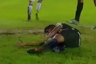 Ni rebotaba: el mal estado del campo atentó contra las intenciones de Atlético y Lanís