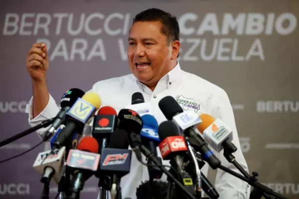 Maduro enfrenta una oposición dividida en las presidenciales