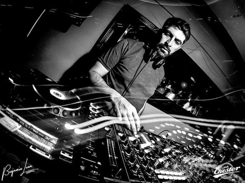 UN REFERENTE. Federico Monachesi, de 32 años, al principio era productor de música y luego pasó a ser DJ; ahora es residente de La Boite.  
