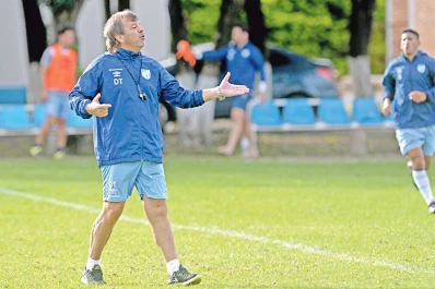 Zielinski: “jugamos 20.000 finales con la cabeza”