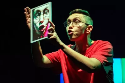 “Millones de segundos”, la impactante obra que todos aplaudieron de pie en la Fiesta Nacional de Teatro