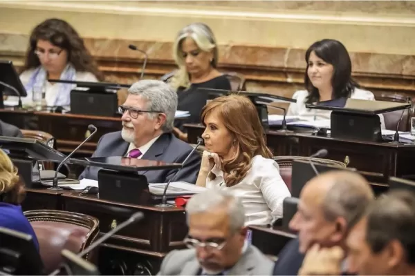 Proceso a Cristina y a sus hijos por “Hotesur”